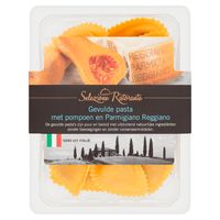 Selezione Ristorante Gevulde pasta met pompoen en kazen